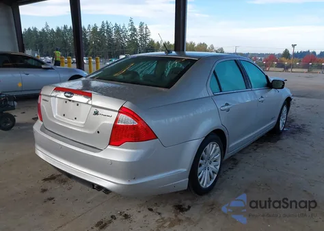 2010 Ford Fusion Hybrid z USA, uszkodzony, nr VIN 3FADP0L36AR135638